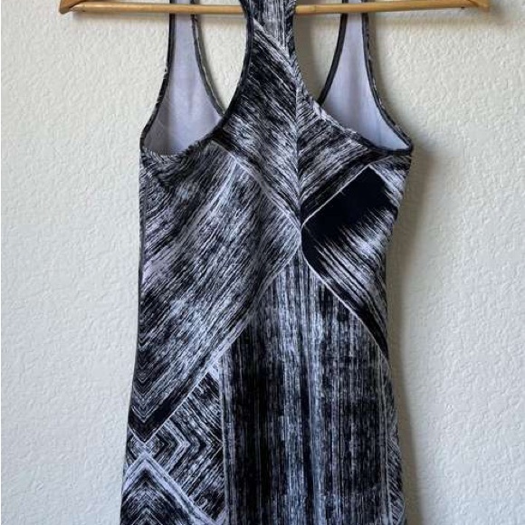 (A7) Lululemon Cool Black & White Racerback Tank Top, Size Small - Picture 6 of 9